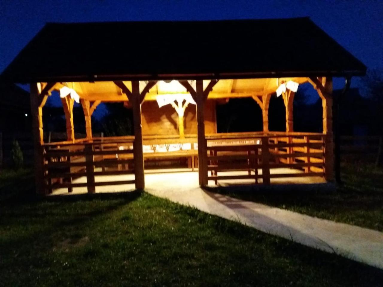 Popasul Fogadau Budeşti Exterior foto